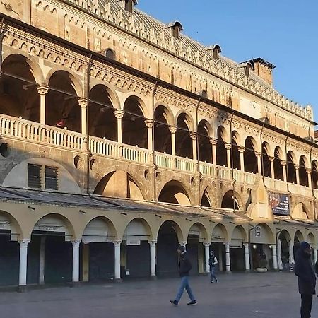Romantic Studio In The Historical Heart Of بادوفا المظهر الخارجي الصورة