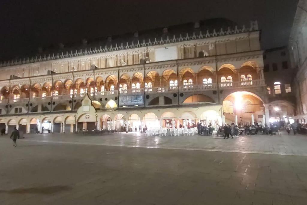 Romantic Studio In The Historical Heart Of بادوفا المظهر الخارجي الصورة