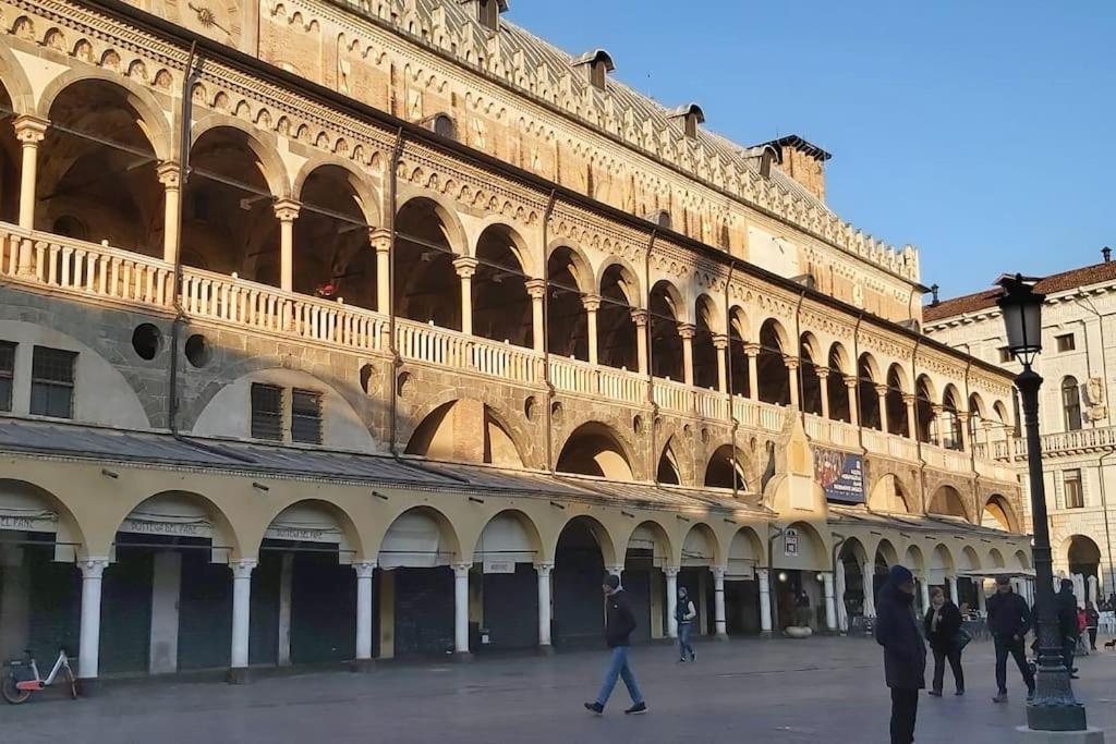 Romantic Studio In The Historical Heart Of بادوفا المظهر الخارجي الصورة